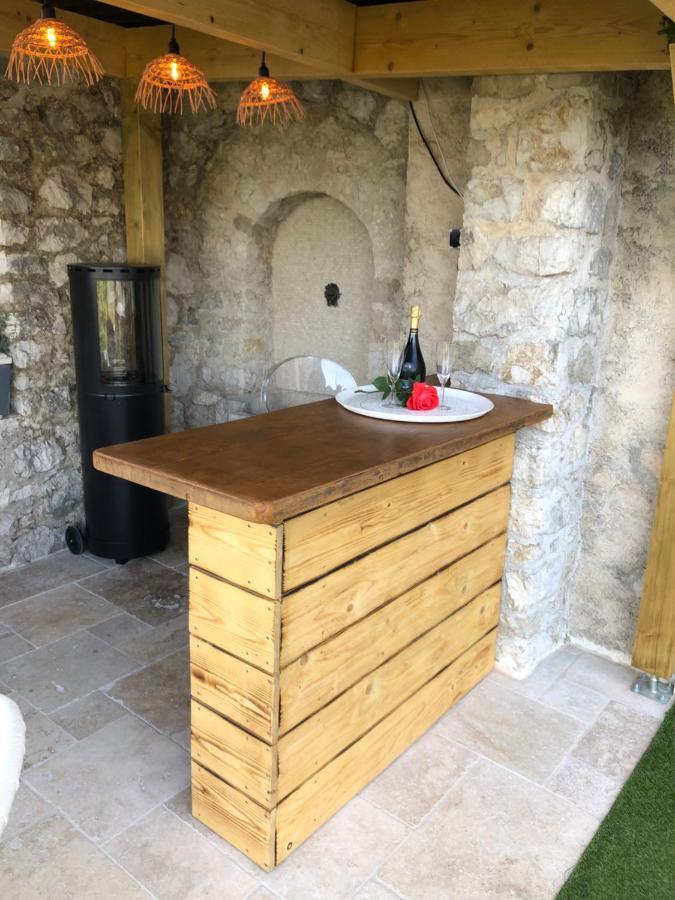 Le Manoir: Chambre D'Hote De Charme Avec Jacuzzi Privatif La Roquette-sur-Var Exterior foto